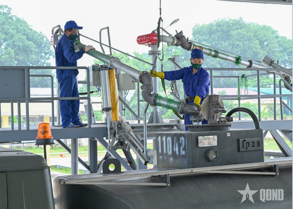 Xây dựng kho xăng dầu chính quy, hiện đại